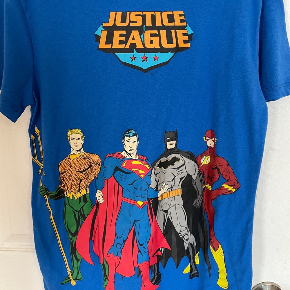 Nwt Kids Justice League Shirt 18/20 XL batman  aqua man Superman flash